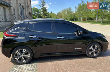 Хетчбек Nissan Leaf 2018 в 