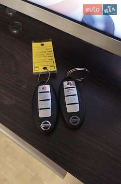 Хэтчбек Nissan Leaf 2015 в 