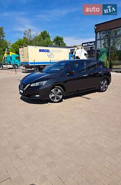 Хэтчбек Nissan Leaf 2018 в 