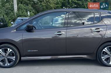 Хэтчбек Nissan Leaf 2019 в 
