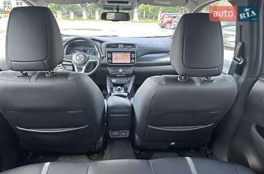 Хэтчбек Nissan Leaf 2019 в 