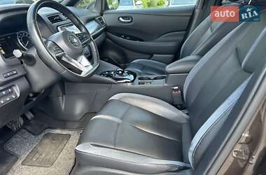 Хэтчбек Nissan Leaf 2019 в 