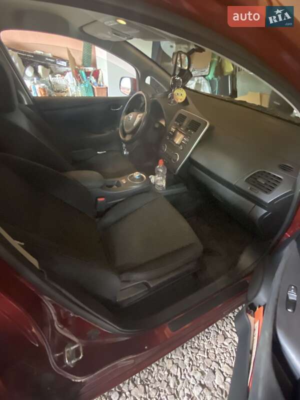 Хетчбек Nissan Leaf 2015 в Рогатині