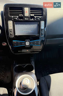Хэтчбек Nissan Leaf 2014 в 