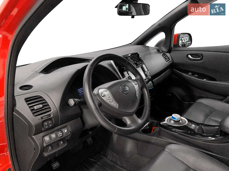 Хэтчбек Nissan Leaf 2015 в Киеве