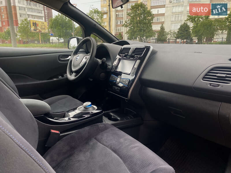 Хэтчбек Nissan Leaf 2013 в Ивано-Франковске