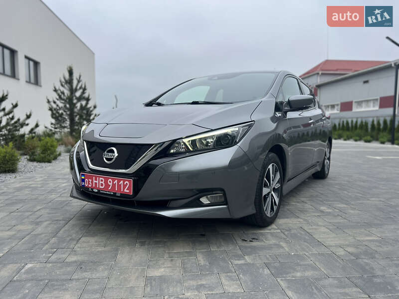 Хэтчбек Nissan Leaf 2021 в 