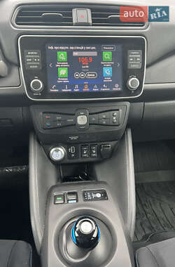 Хэтчбек Nissan Leaf 2021 в 