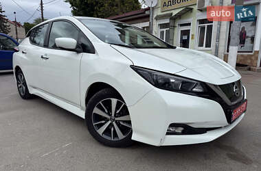 Хэтчбек Nissan Leaf 2021 в 