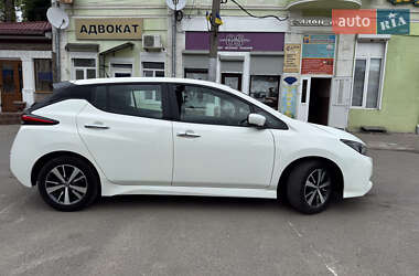 Хэтчбек Nissan Leaf 2021 в 