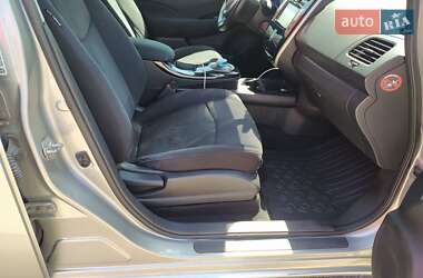 Хэтчбек Nissan Leaf 2015 в 