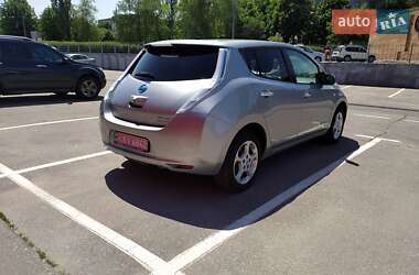 Хэтчбек Nissan Leaf 2015 в 