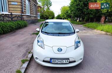 Хетчбек Nissan Leaf 2011 в 