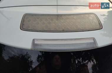 Хетчбек Nissan Leaf 2011 в 