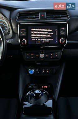 Хетчбек Nissan Leaf 2020 в 