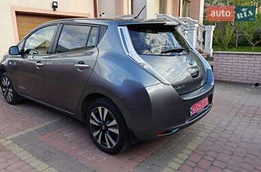 Хэтчбек Nissan Leaf 2015 в 