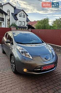 Хэтчбек Nissan Leaf 2015 в 