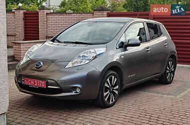 Хэтчбек Nissan Leaf 2015 в 