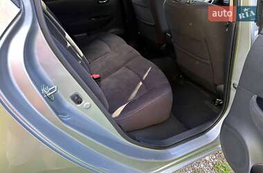 Хэтчбек Nissan Leaf 2014 в 