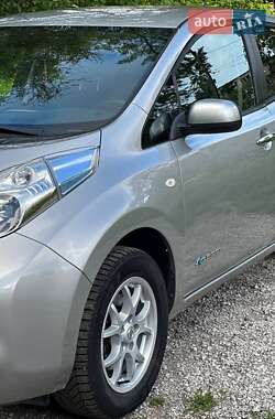 Хэтчбек Nissan Leaf 2014 в 