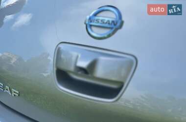 Хэтчбек Nissan Leaf 2014 в 
