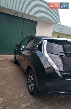 Хэтчбек Nissan Leaf 2016 в 