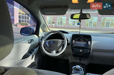 Хэтчбек Nissan Leaf 2012 в 