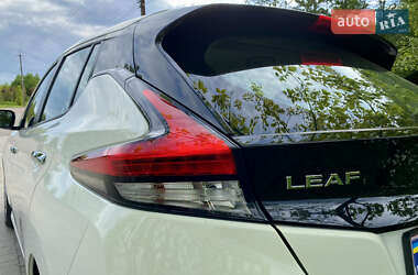 Хэтчбек Nissan Leaf 2021 в 