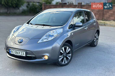 Хэтчбек Nissan Leaf 2014 в 
