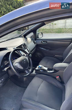 Хэтчбек Nissan Leaf 2014 в 
