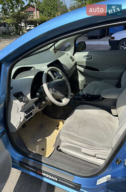 Хэтчбек Nissan Leaf 2014 в 