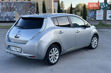Хэтчбек Nissan Leaf 2013 в 