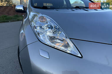 Хэтчбек Nissan Leaf 2013 в 
