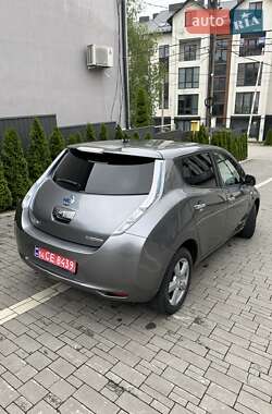 Хэтчбек Nissan Leaf 2013 в 