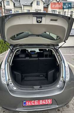 Хэтчбек Nissan Leaf 2013 в 