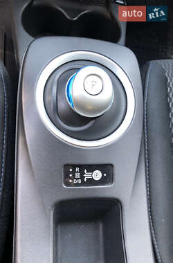 Хэтчбек Nissan Leaf 2015 в 