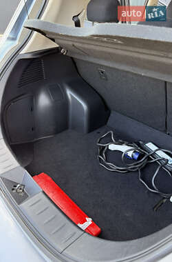 Хэтчбек Nissan Leaf 2014 в 