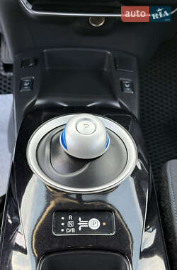Хэтчбек Nissan Leaf 2014 в 