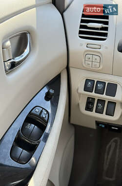 Хетчбек Nissan Leaf 2011 в 
