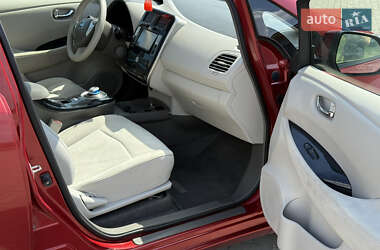 Хетчбек Nissan Leaf 2011 в 