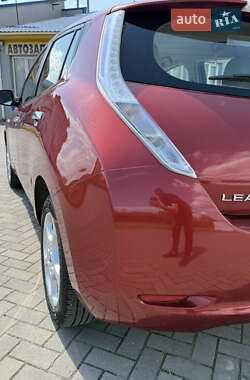 Хетчбек Nissan Leaf 2011 в 