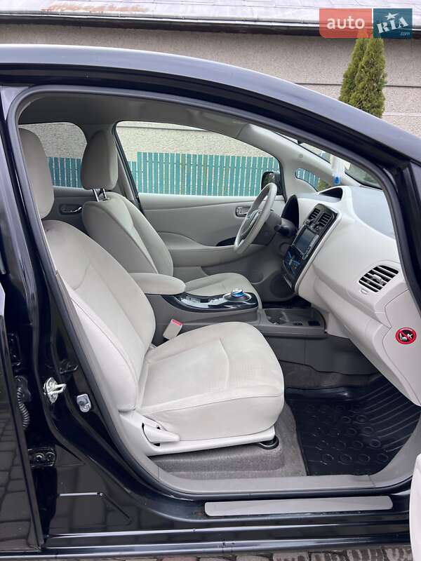 Хэтчбек Nissan Leaf 2012 в Ивано-Франковске