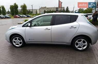 Хэтчбек Nissan Leaf 2012 в 