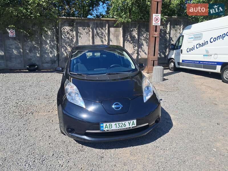 Хэтчбек Nissan Leaf 2014 в 