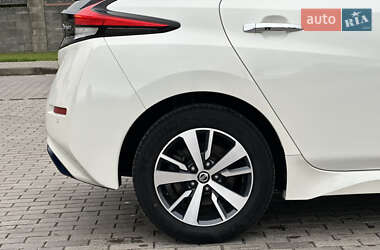 Хетчбек Nissan Leaf 2020 в 