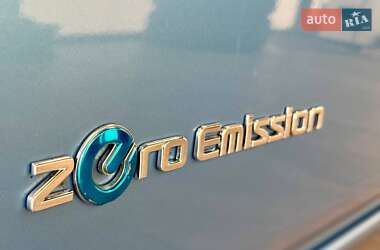 Хетчбек Nissan Leaf 2013 в 