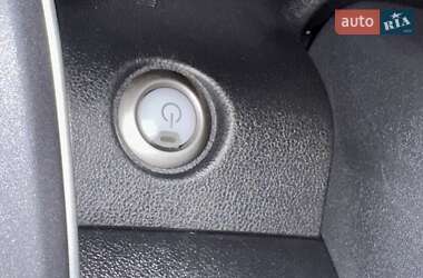 Хетчбек Nissan Leaf 2013 в 