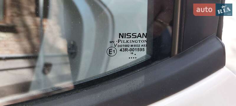 Хэтчбек Nissan Leaf 2017 в Киеве