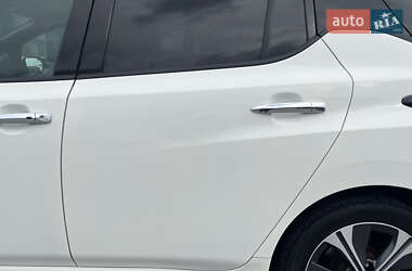 Хетчбек Nissan Leaf 2020 в 
