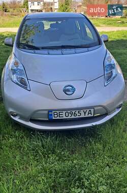 Хэтчбек Nissan Leaf 2012 в Николаеве